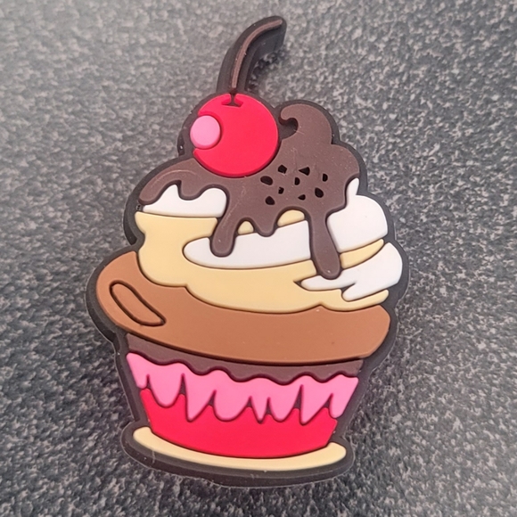 Charm Top Sundae